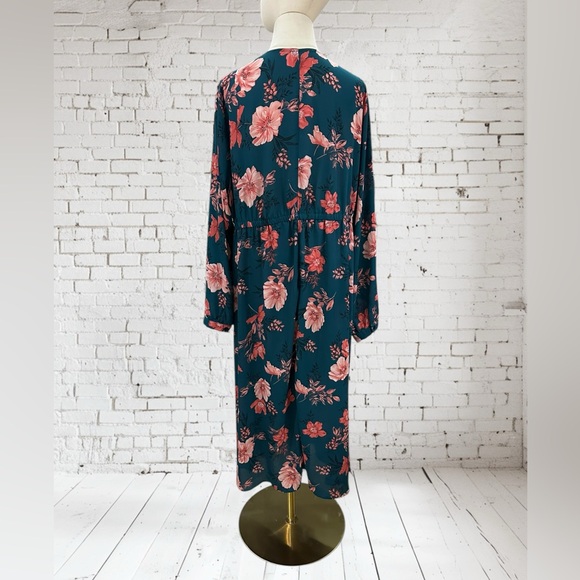 Torrid long kimono duster. Teal green / pink floral. Size 2 - Picture 2 of 9